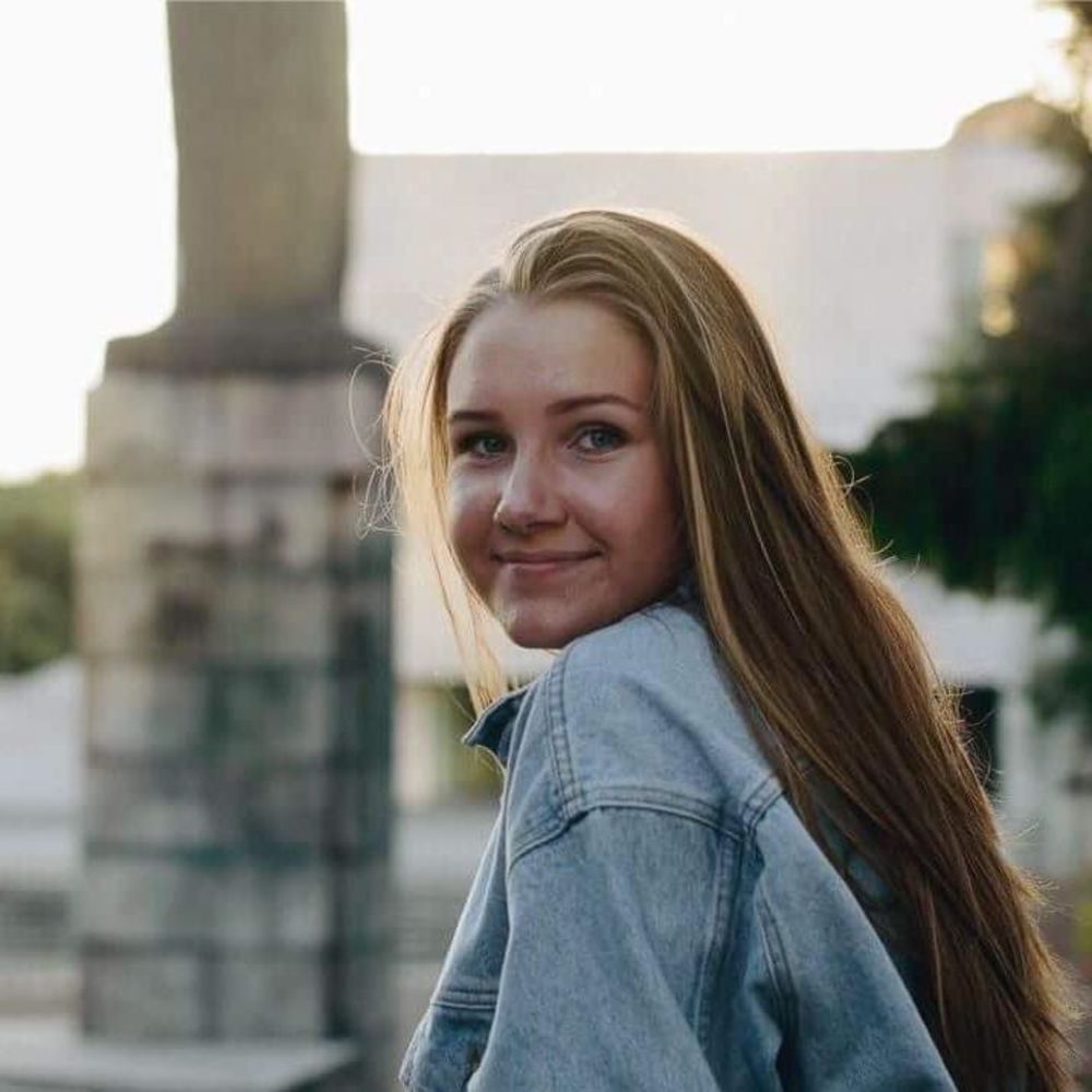 Meet your Posher, Aiste